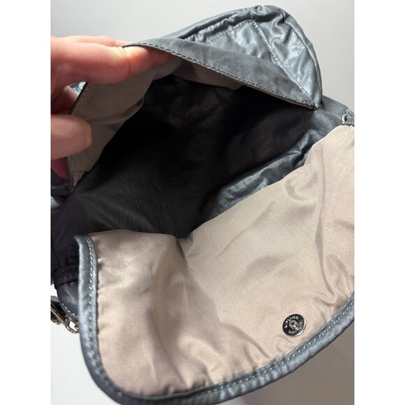 Kipling Silver purse crossbody shoulder bag lightweight purse 12x9x3 clean good - Picture 4 of 6